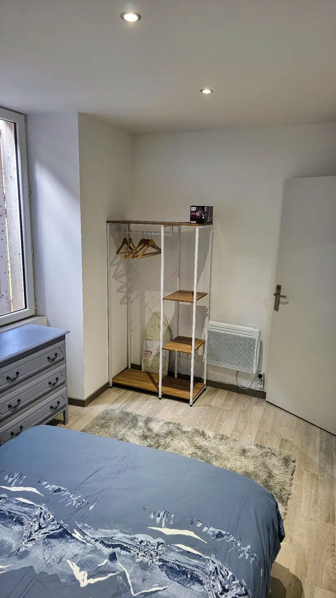 chambre-penderie-rangement-appartement-millau
